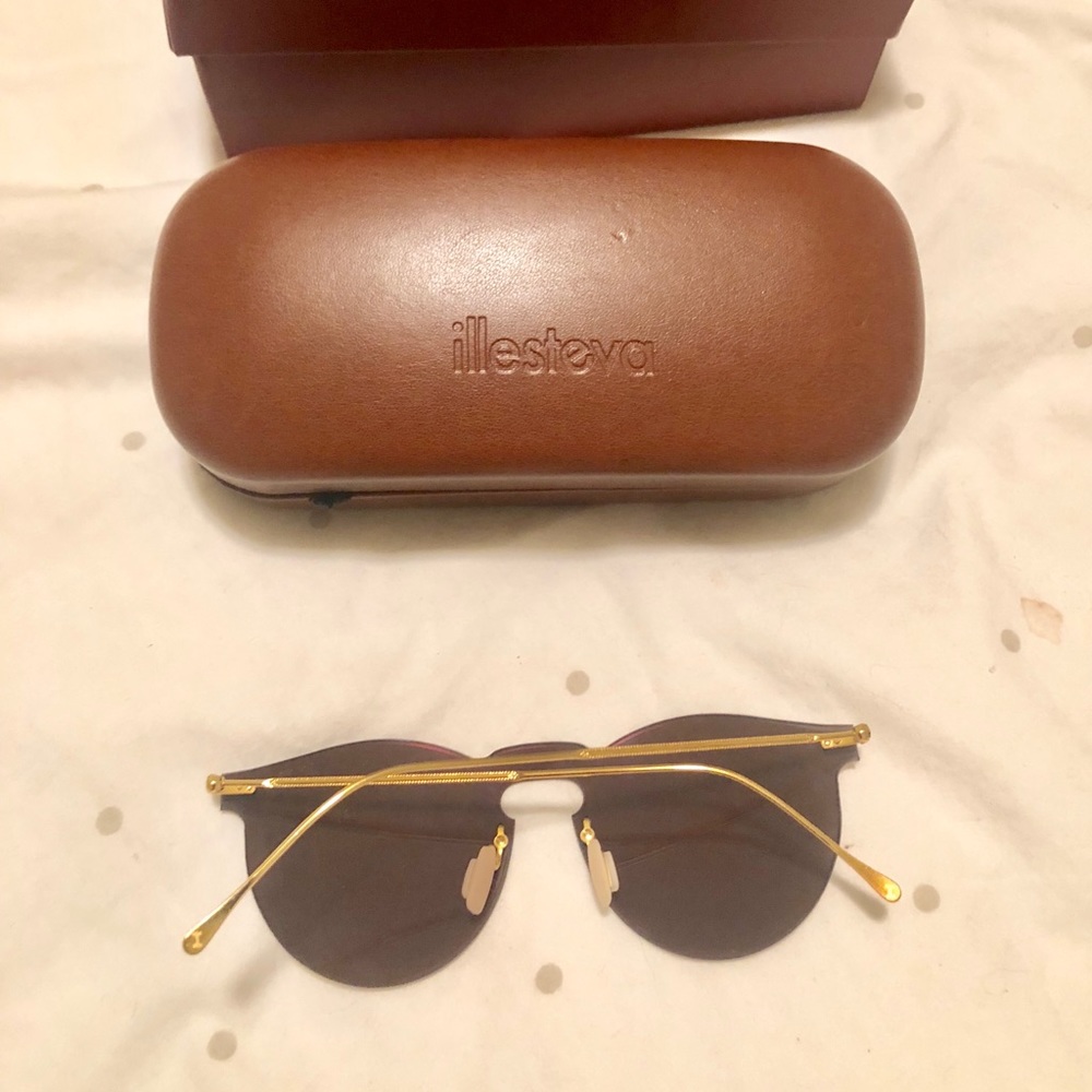 Illesteva mirrored sunnies
